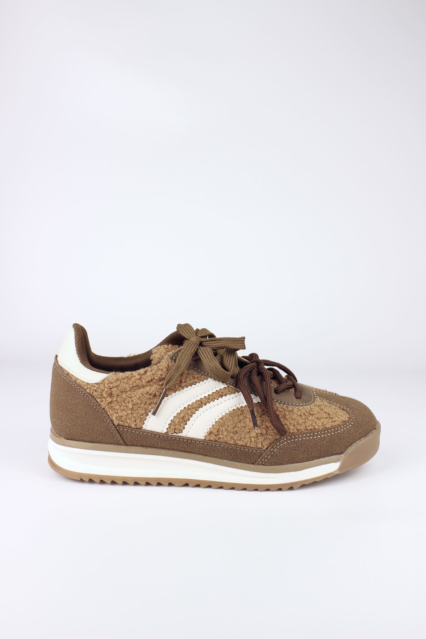 Sneakers - 1912 Camel