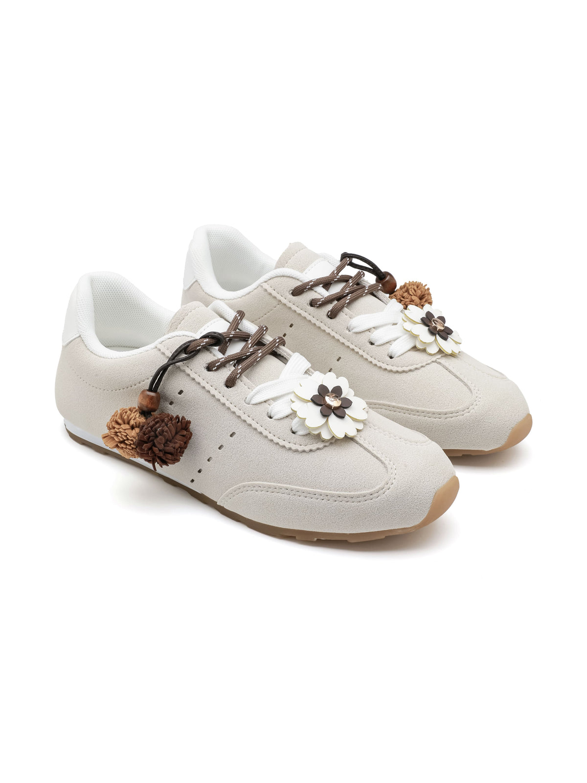 Sneaker ISABAC in ecopelle dettagli floreali ricamati e applicazioni a pompon sui lati.

Dettagli prodotto
• Made in China
• Materiali: Vegano (Materiali sintetici)
