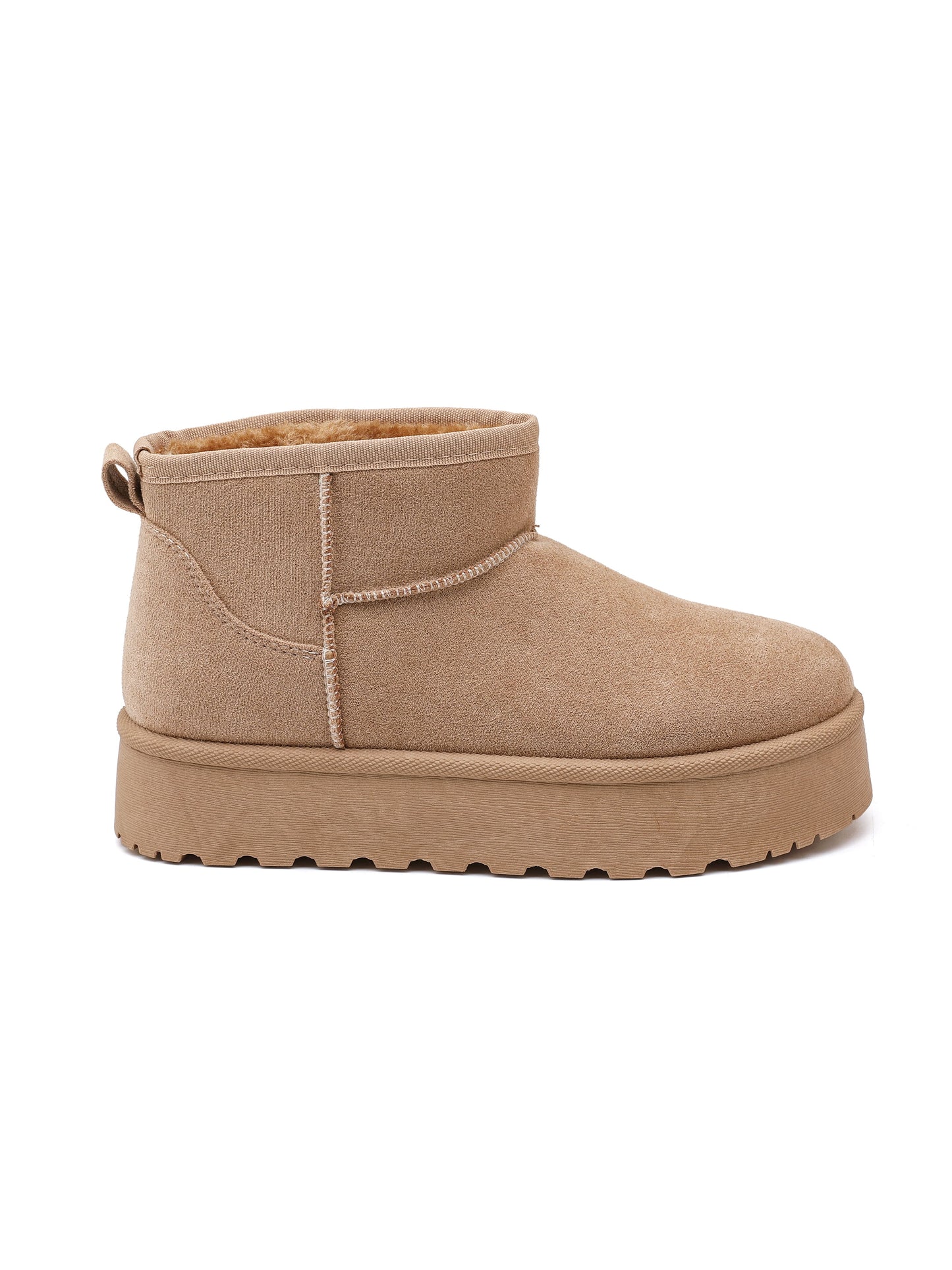 Stivaletto ISABAC in tessuto scamosciato, suola spessa, foderato in shearling bianco per garantire comfort e calore.

Dettagli prodotto
• Made in China
• Materiali: Vegano (Materiali sintetici)