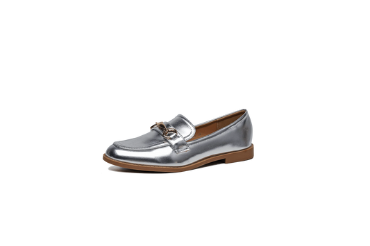 Il mocassino ISABAC in pelle vegana laminata argento con fibbia metallizzata.


Dettagli prodotto
• Made in China
• Materiali: Vegano (Materiali sintetici)