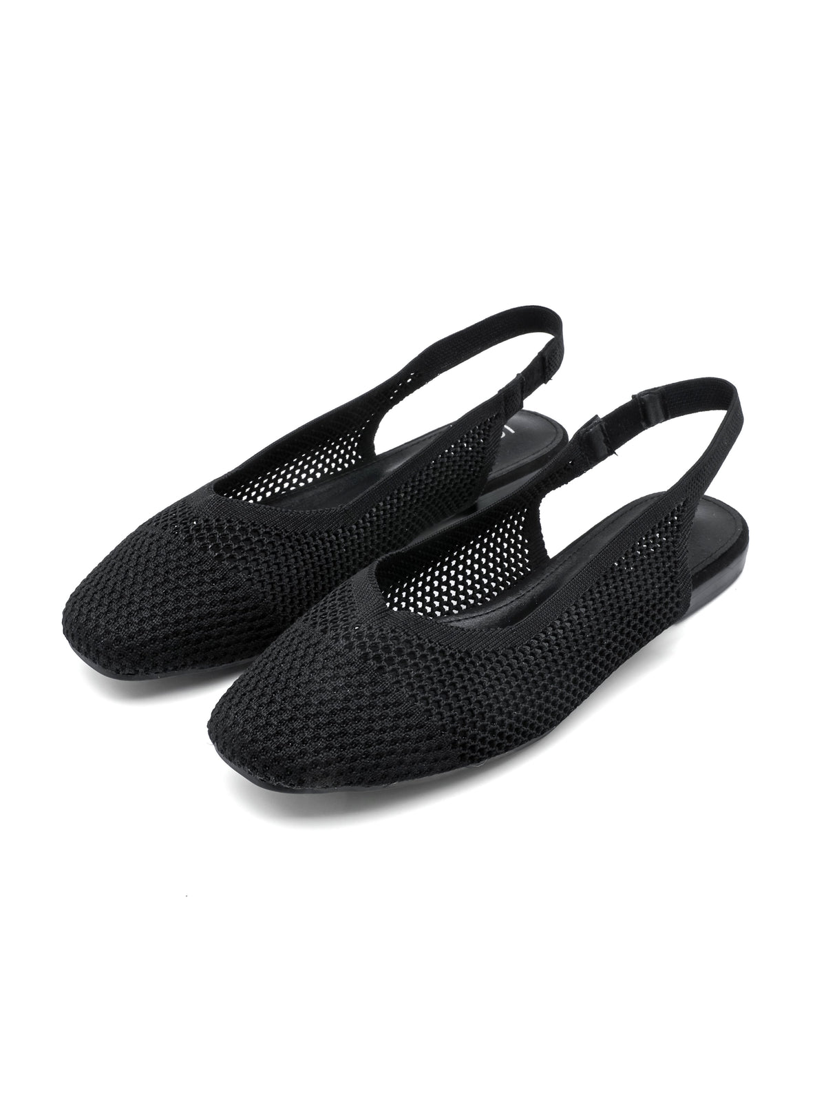 Ballerine ISABAC, tomaia in mesh traspirante, punta chiusa e tacco basso. Design essenziale e raffinato.

Dettagli prodotto
• Made in China
• Materiali: Vegano (Materiali sintetici)
