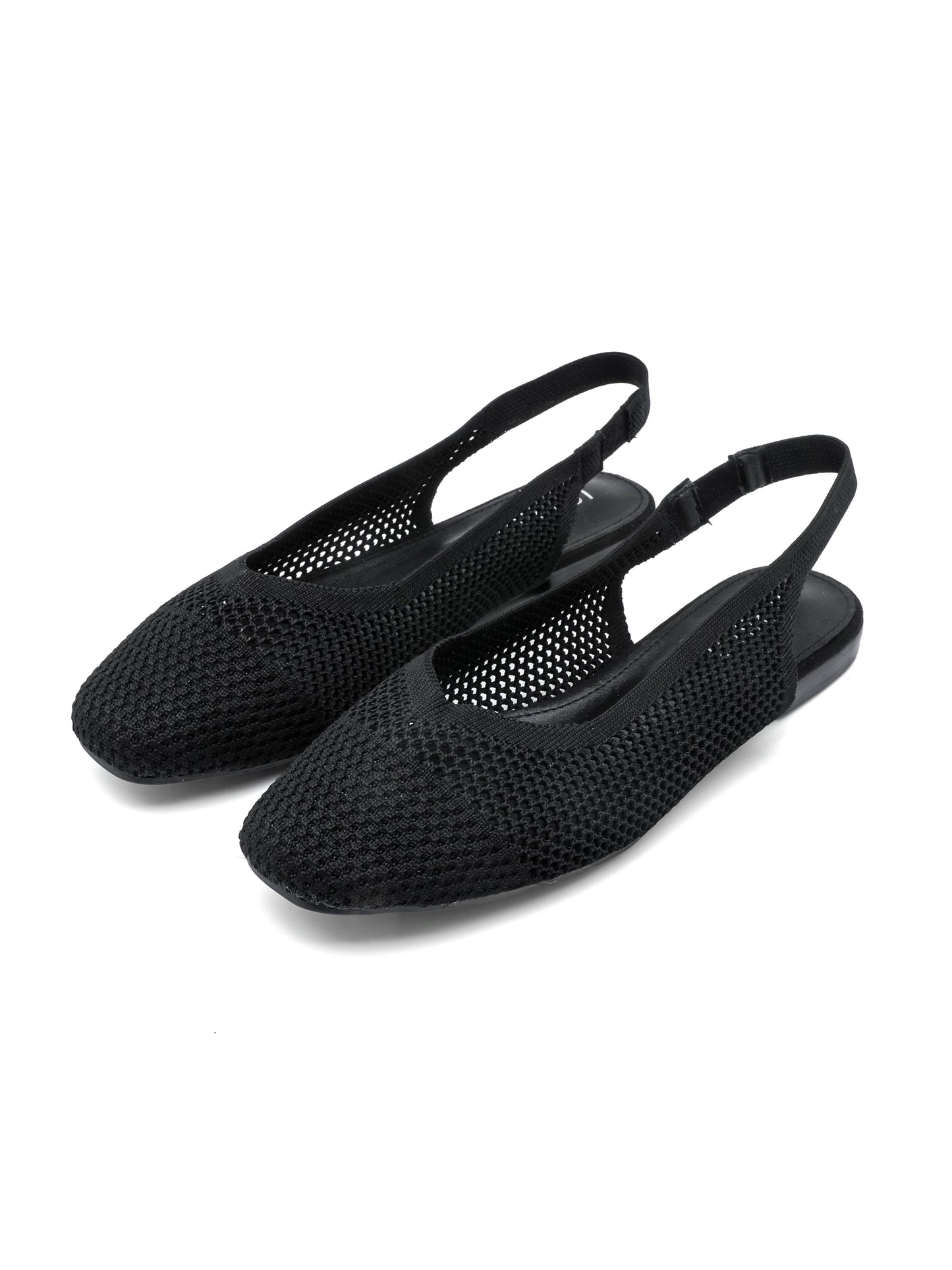 Ballerine ISABAC, tomaia in mesh traspirante, punta chiusa e tacco basso. Design essenziale e raffinato.

Dettagli prodotto
• Made in China
• Materiali: Vegano (Materiali sintetici)