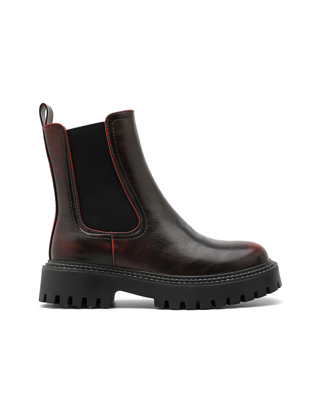 Stivaletto Chelsea in ecopelle liscia, caratterizzato da una suola spessa. Dettaglio distintivo di colore strofinato a contrasto. Profili elasticizzati laterali per una calzata facile.

Dettagli prodotto
• Made in China
• Materiali: Vegano (Materiali sintetici)