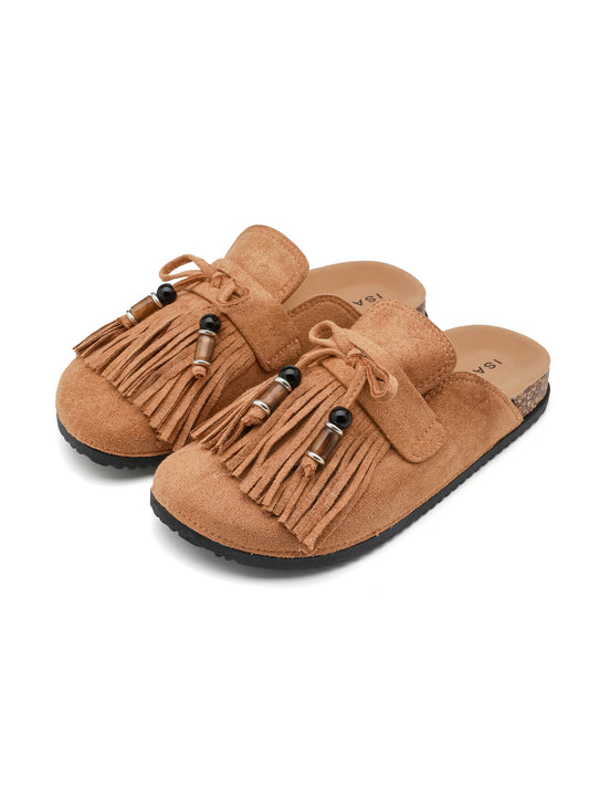 Slip-on ISABAC in ecocamoscio, punta chiusa, tomaia con frange e perline decorative, suola in sughero.

Dettagli prodotto
• Made in China
• Materiali: Vegano (Materiali sintetici)