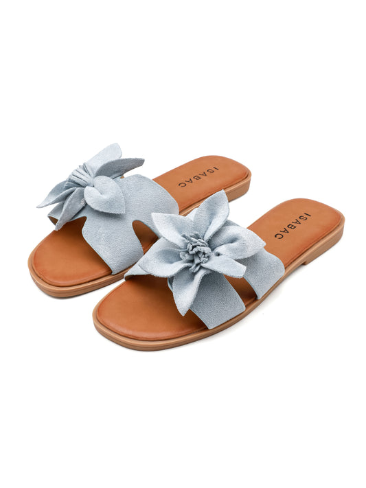 Sandali slip-on ISABAC, tomaia con maxi fiore applicato, suola color cuoio in materiale sintetico.

Dettagli prodotto
• Made in China
• Materiali: Vegano (Materiali sintetici)